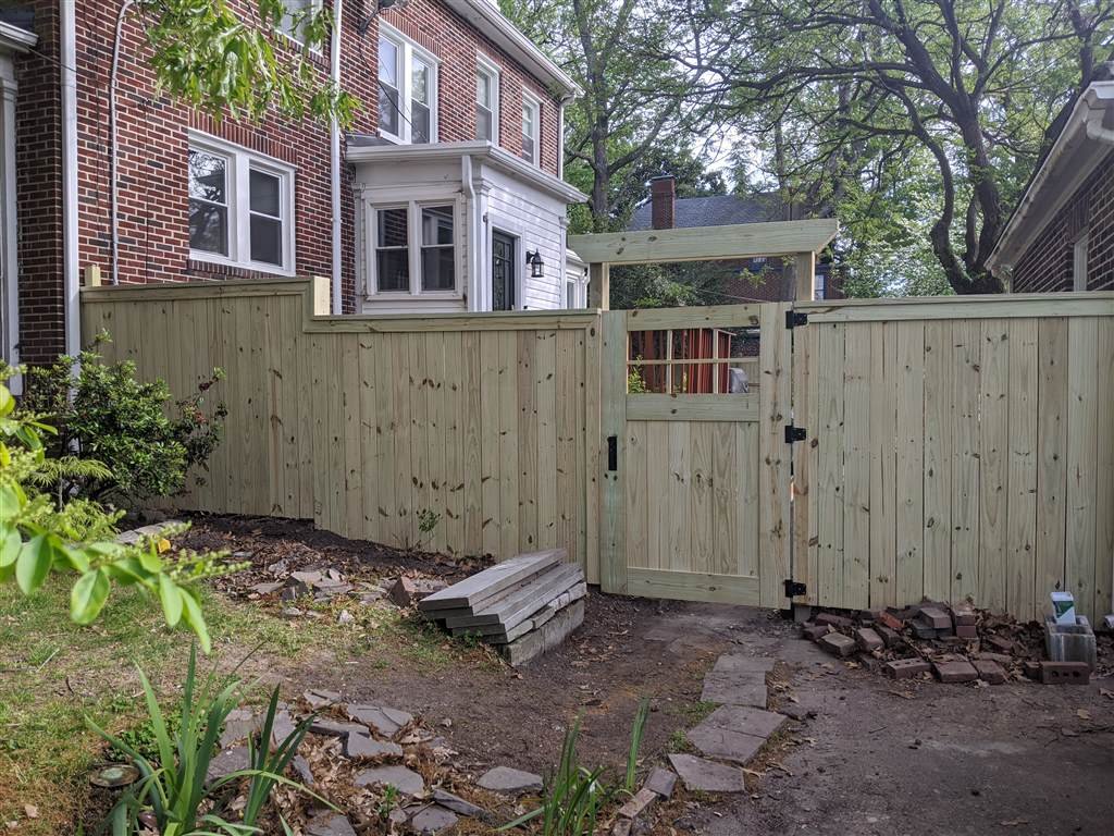 Custom fence project in Colonial Place, Norfolk, VA