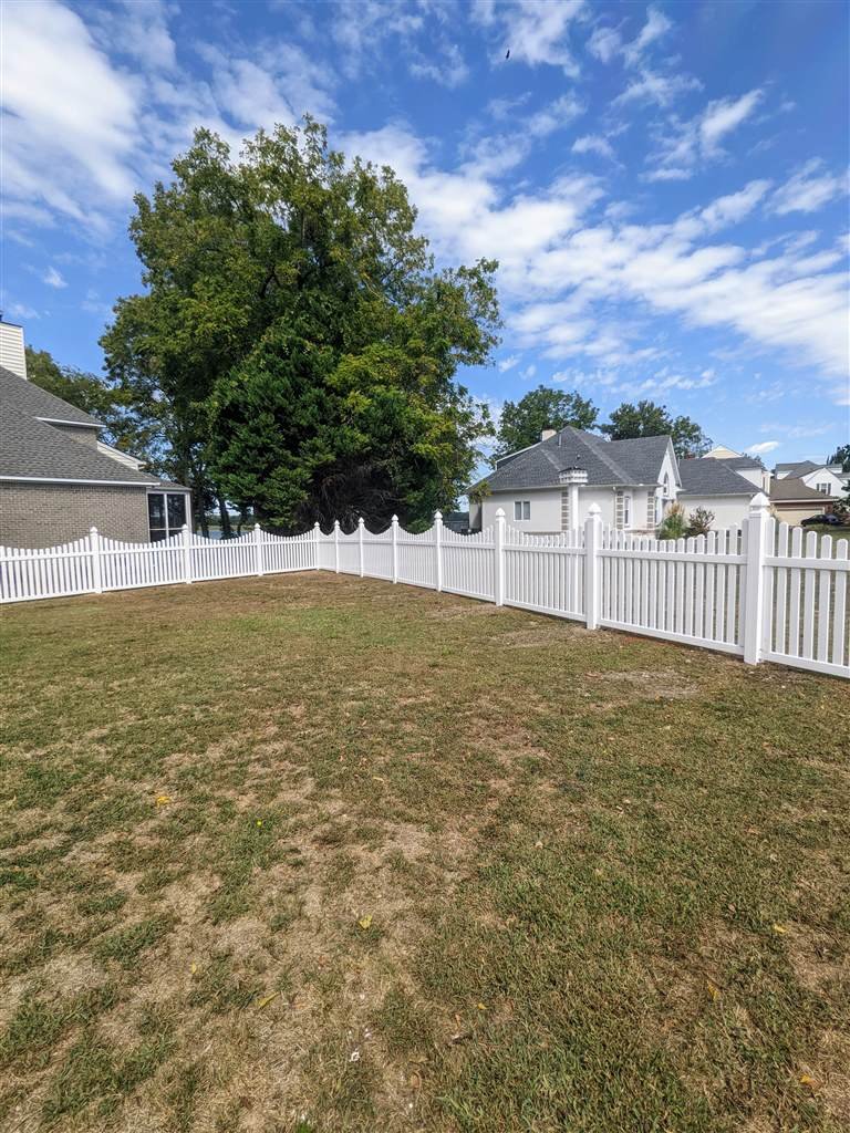 Vinyl fence project in Gatling Pointe, Smithfield, VA