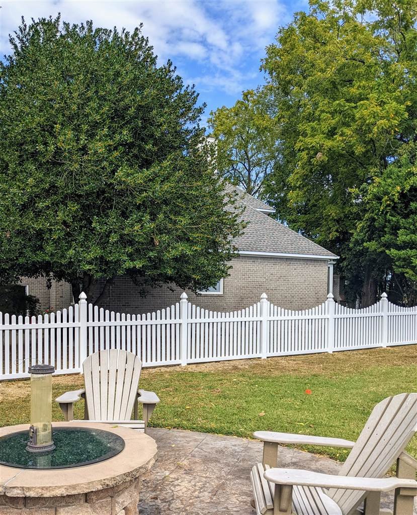 Vinyl fence project in Gatling Pointe, Smithfield, VA